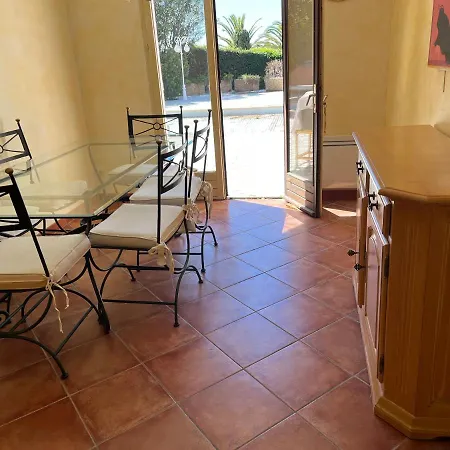 Hébergement de vacances Du Cap De 5 Et Sa Grande Piscine *