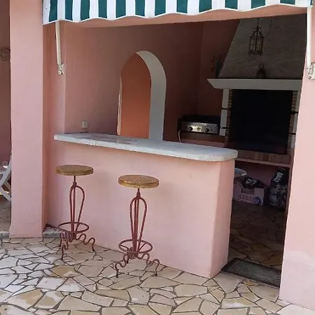 Hébergement de vacances Du Cap De 5 Et Sa Grande Piscine