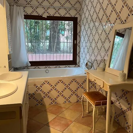 Du Cap De 5 Et Sa Grande Piscine * Agde