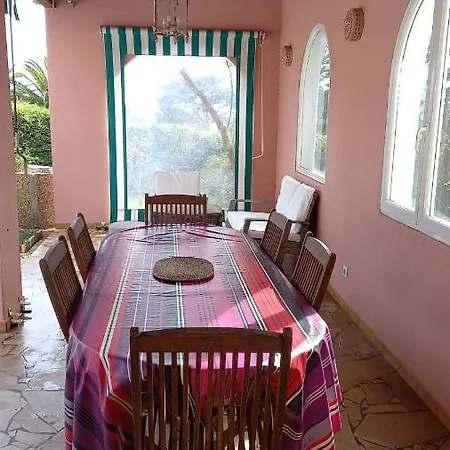 Du Cap De 5 Et Sa Grande Piscine *