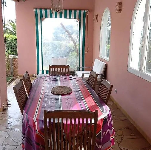 Du Cap De 5 Et Sa Grande Piscine *